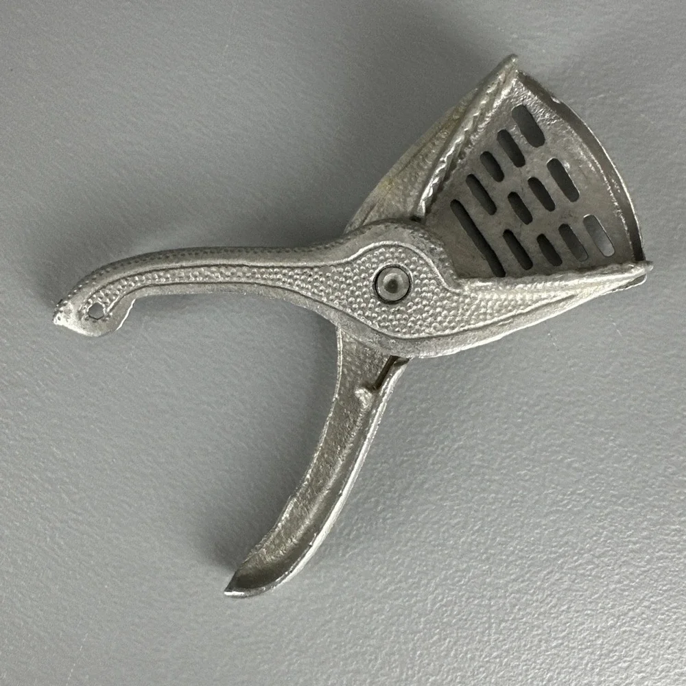 Vintage Textured Aluminum Citrus Juicer - Lemon/Lime - Squeezer